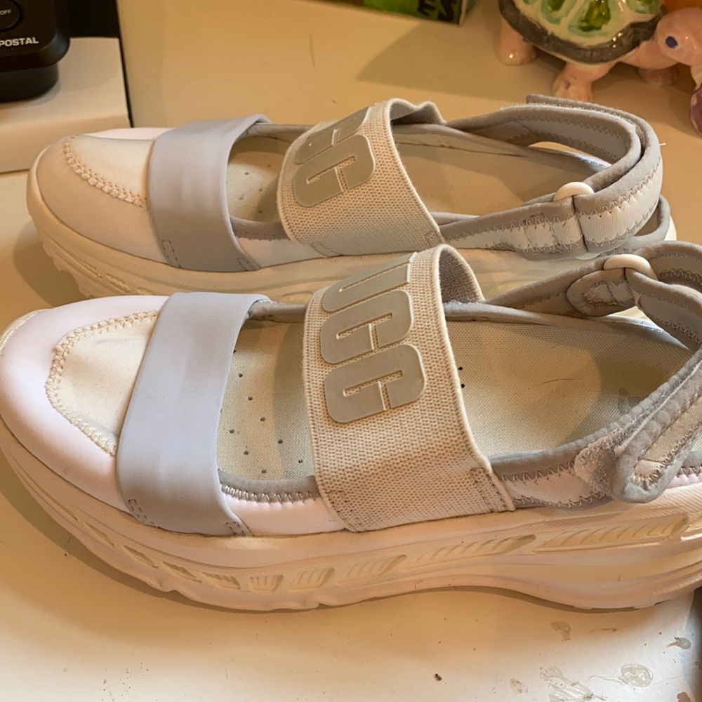 Ugg tennis shoes size 7 New without Tags